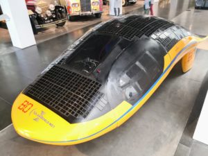Päikeseenergial liikuv auto.
