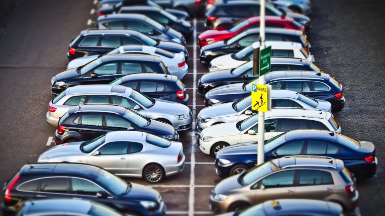 Teadlased uurisid välja, kuhu on parklas kõige mõistlikum oma auto parkida