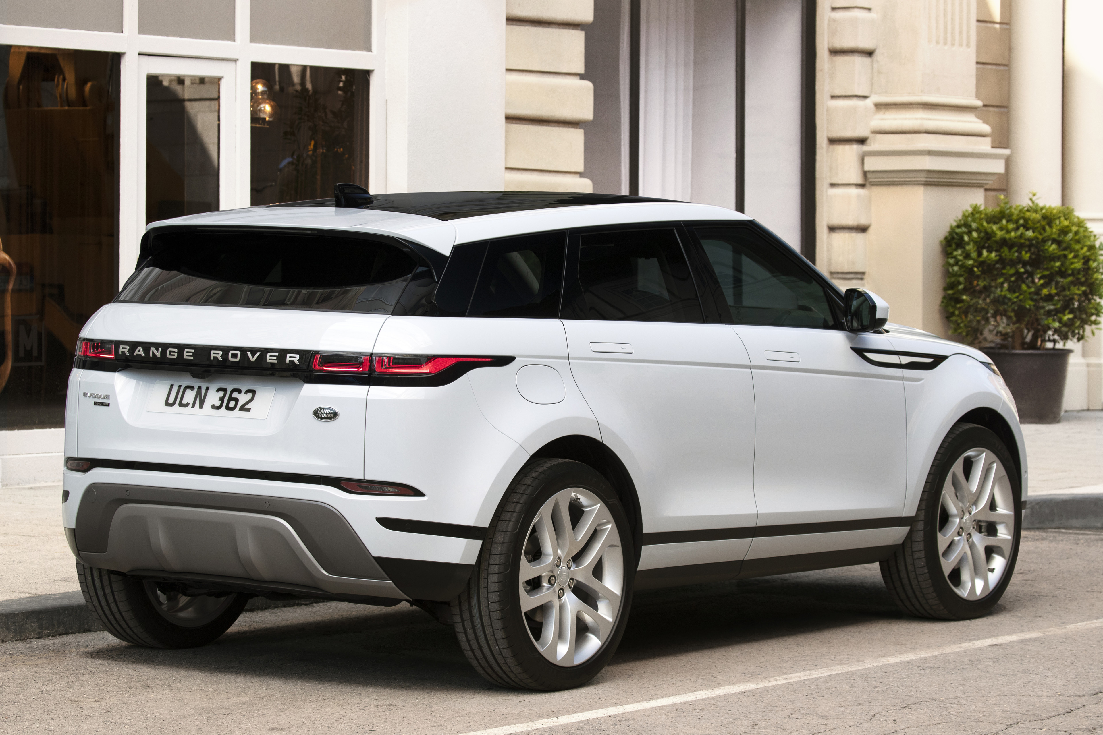 Range rover evoque красный