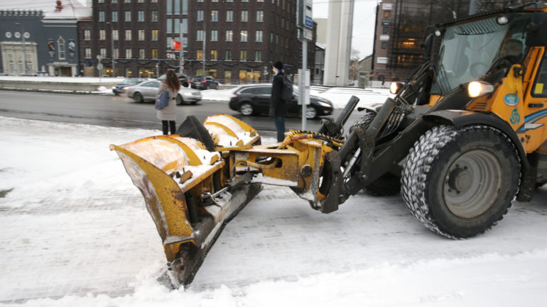 Enamikelt Tallinna jalgrattaradadelt eemaldatakse tähispostid, et võimaldada sealt lumekoristust