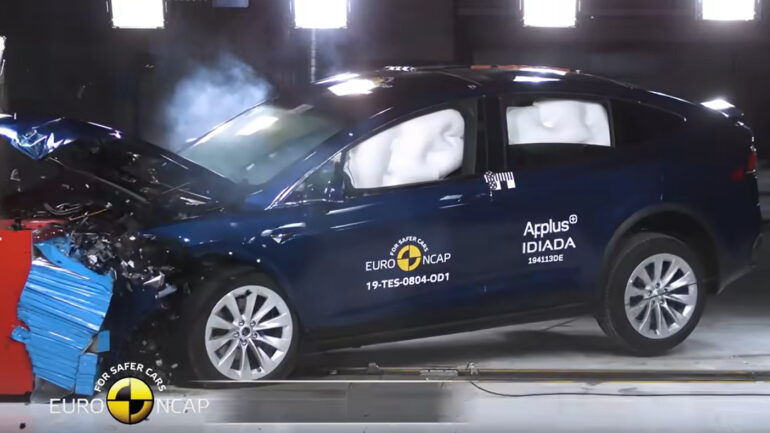 Euro NCAP hakkab autotootjaid liigse “ekraanisõltuvuse” eest karistama