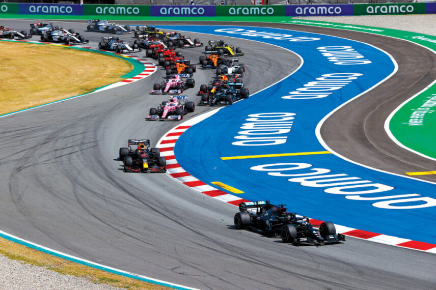 Start määras paljuski ka Hispaania GP tulemuse – Hamilton ees, Verstappen tema kannul ning Bottas võitlemas hea stardi teinud Strolliga. Foto: LAT / Mercedes