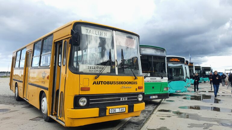 Tallinna bussiliiklus saab 100 aastaseks ning selle puhul tuleb bussinäitus ja perepäev