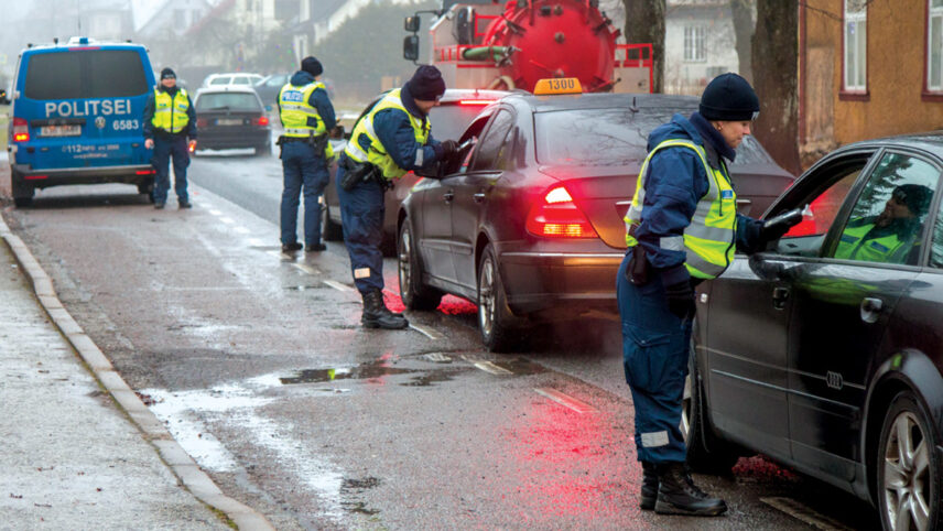 Politsei pidas liiklustalgutel kinni üle 900 sõidukijuhi, ligi pooled pääsesid vestlusega