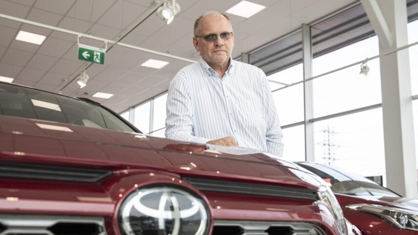 Suur intervjuu: 30 aastat autoäris olnud Raivo Kütt räägib, kuidas valuutapoest sai Toyota müüja