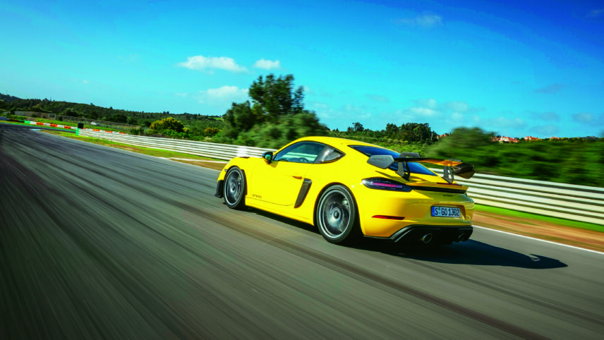 Proovisõit: Porsche Cayman GT4 RS-i mootorihääl on võlu ja valu piiril