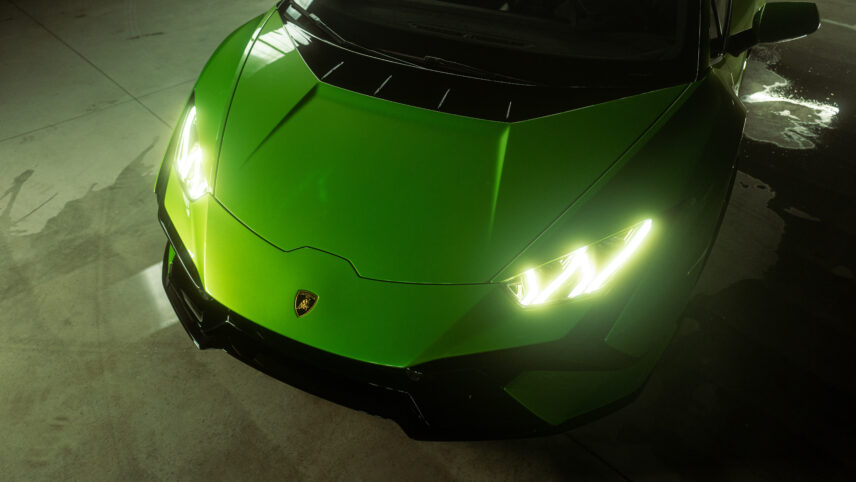 Lamborghini esitles Huracáni uut tagaveolist mudelit nimega Tecnica