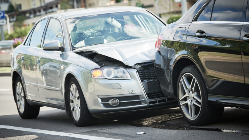Hea teada: kas liikluskindlustus kehtib, kui õnnetusse satub inimene, kes ei ole auto tehnilises passis kirjas?