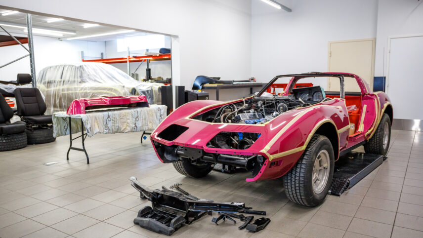 Tallinnas asub üks vägev koht, kus taastatakse väga erilisi autosid