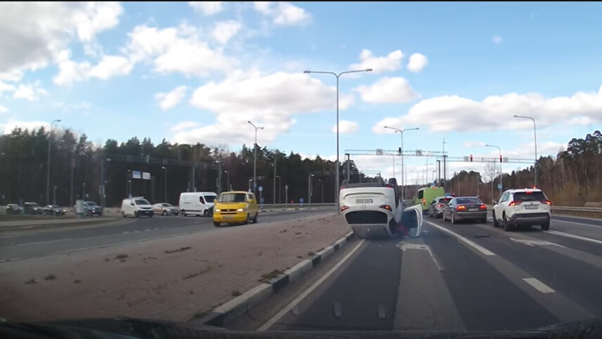 Pardakaamera video: kas Pärnus käis auto kummuli liiklustüli tõttu?