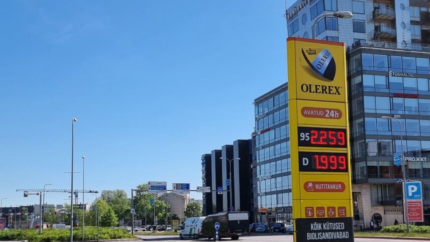 Kütusehinnad tegid järsu hüppe üles: bensiin 95 liiter kallines 14 senti