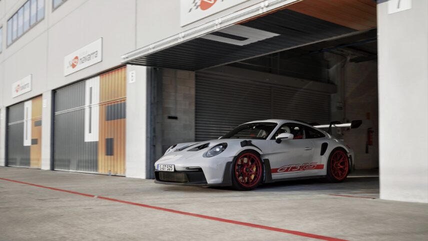 Porsche avalikustas ringrajale mõeldud ekstreemse 911 GT3 RS uue põlvkonna