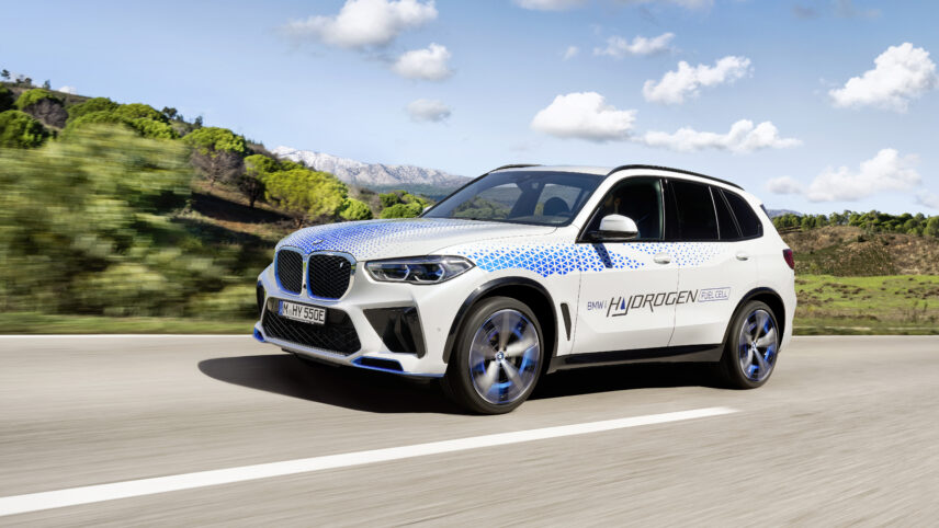 BMW alustab vesiniku kütuseelemendiga iX5 Hydrogen tootmist