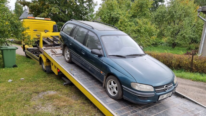 Auto 1000 euroga: kuidas kaks amatööri aastaid seisnud Opelit käima üritasid saada