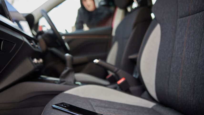 Kas kindlustus aitab, kui autost varastatakse hinnaline nutitelefon või sülearvuti?
