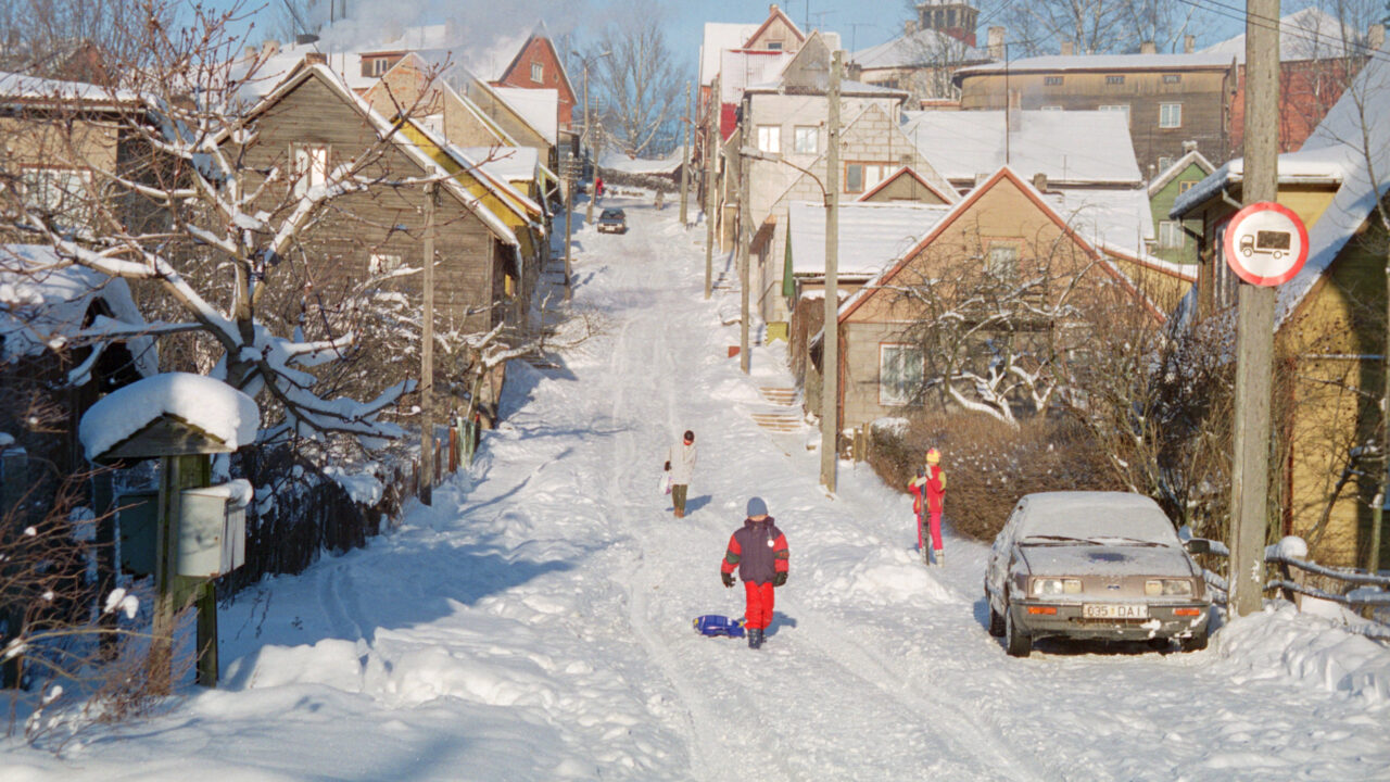 Ajalugu: talverehvid muutusid Eestis kohustuslikuks alles 25 aasta eest – kuidas sõideti enne seda?