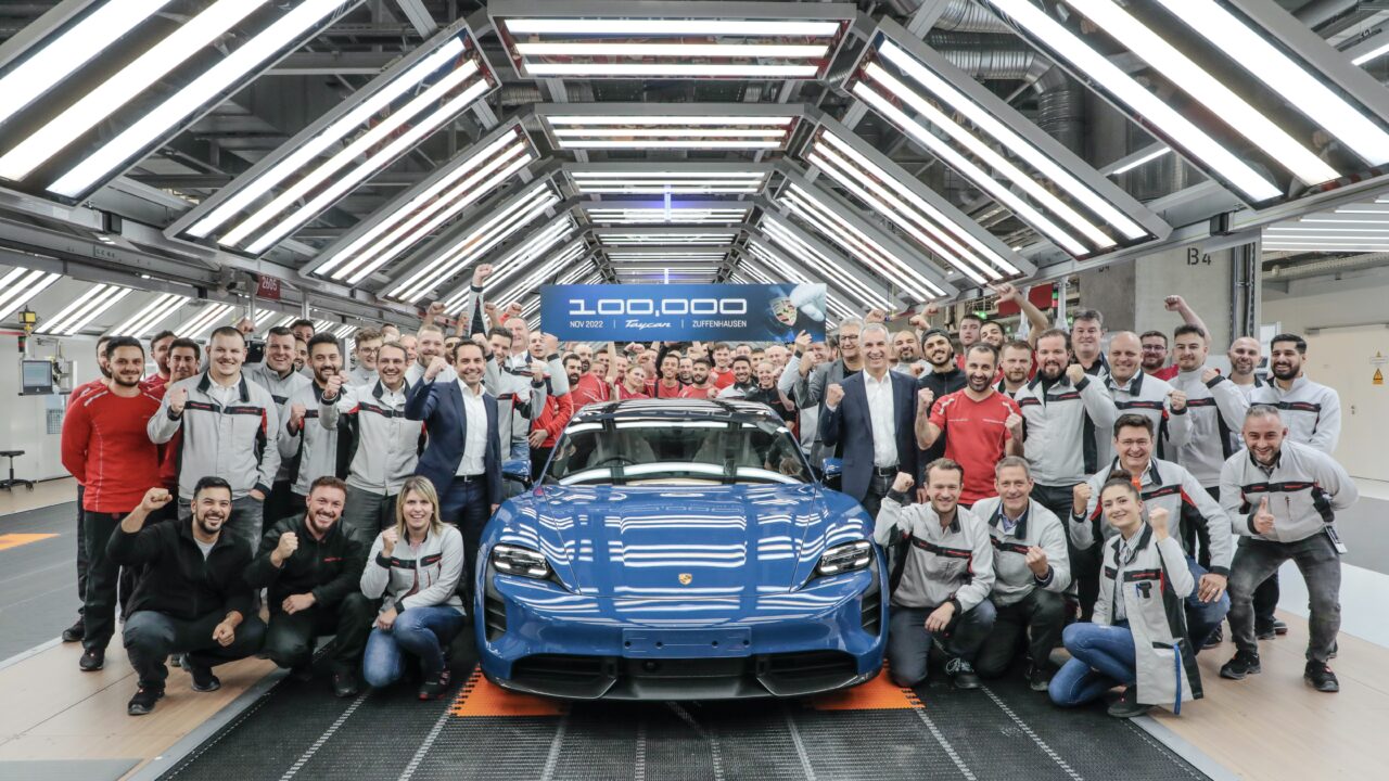 See käis küll kiiresti! Porsche on ehitanud juba 100 000 Taycan elektriautot