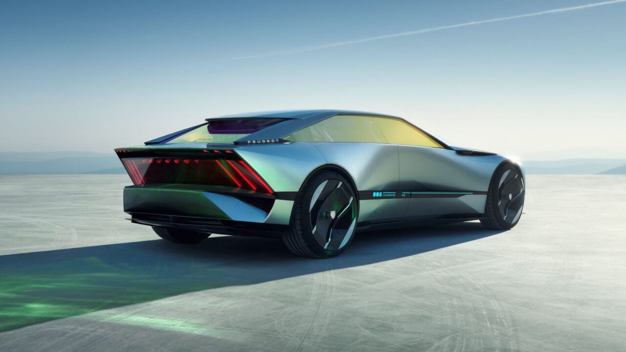 Peugeot Inception: 800 km sõiduulatust ja rohkelt tulevikutehnoloogiat