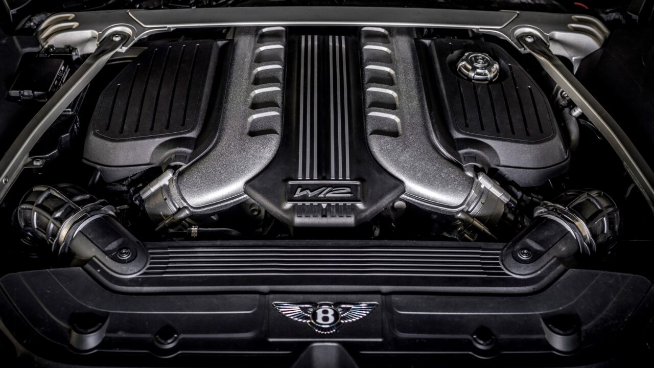 Bentley lõpetab järgmisel aastal W-12 mootori tootmise ja viimased pannakse muidugi erimudelisse