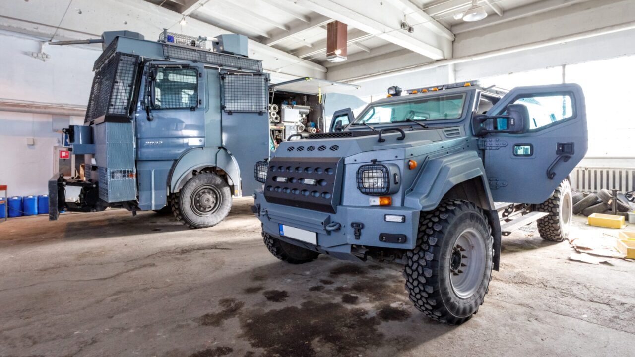 30 tonni eriti salajasi autosid eriti salajases politsei garaažis thumbnail