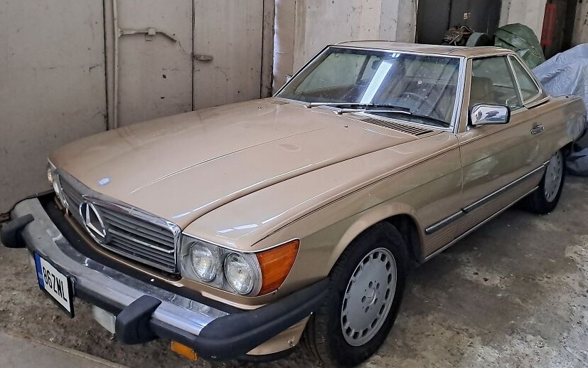 Politsei müüb oksjonil 35 aastat vana Mercedes-Benzi kabrioletti
