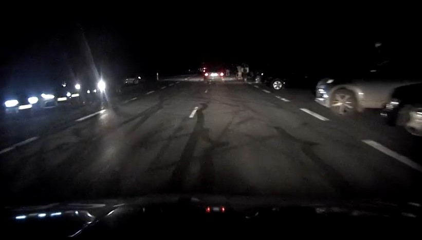 Video: politsei sattus Viljandimaal keset ebaseaduslikku kiirendusvõistlust