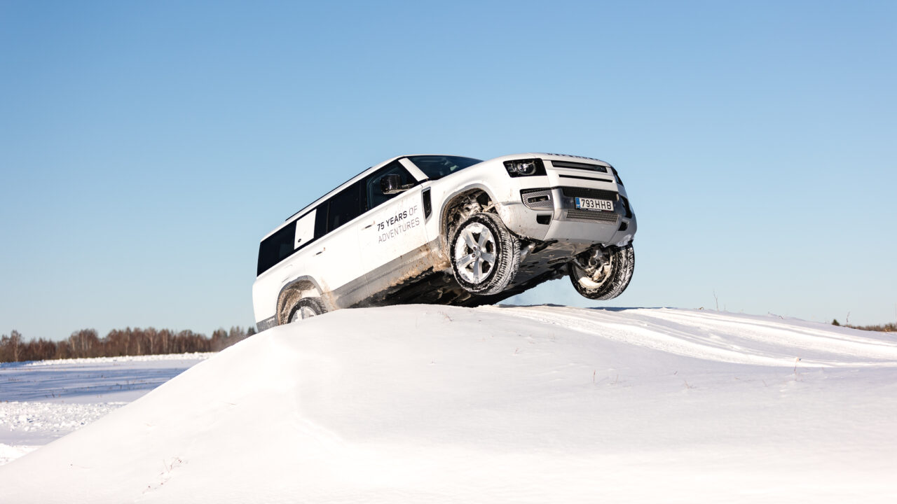 Land Rover Defenderid vs Eesti talv: nii põhjalikult pole me ühtegi maasturit veel testinud
