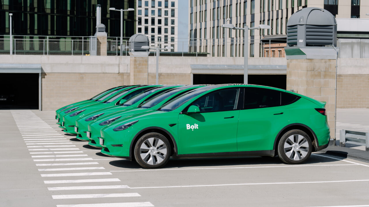 Bolt toob Tallinnas tänavatele uued Tesla elektriautod