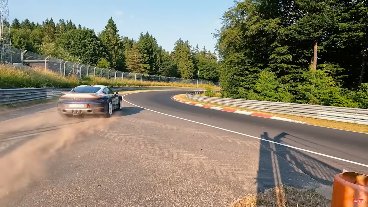 Video: Nürburgringi rajasõit Porsche 911 Dakariga on pisut teistsugune