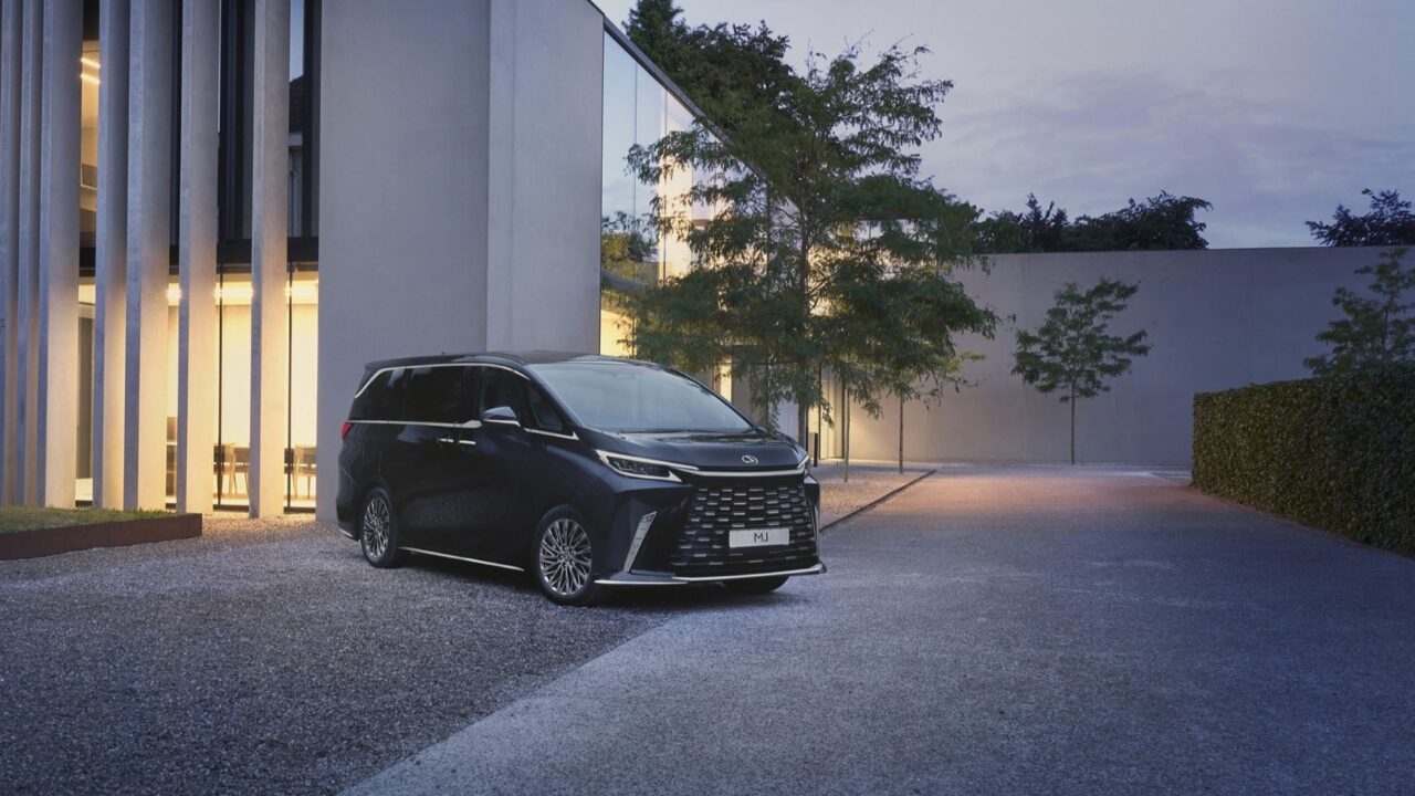 Luksusliku liikumise uus tase: Lexus LM on limusiini ja mahtuniversaali ideaalne sümbioos