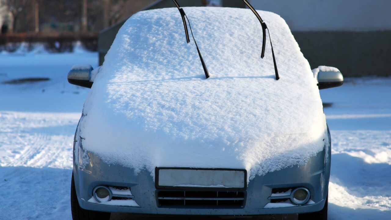 Teeme selgeks: millega peab arvestama talvel autot hooldades?
