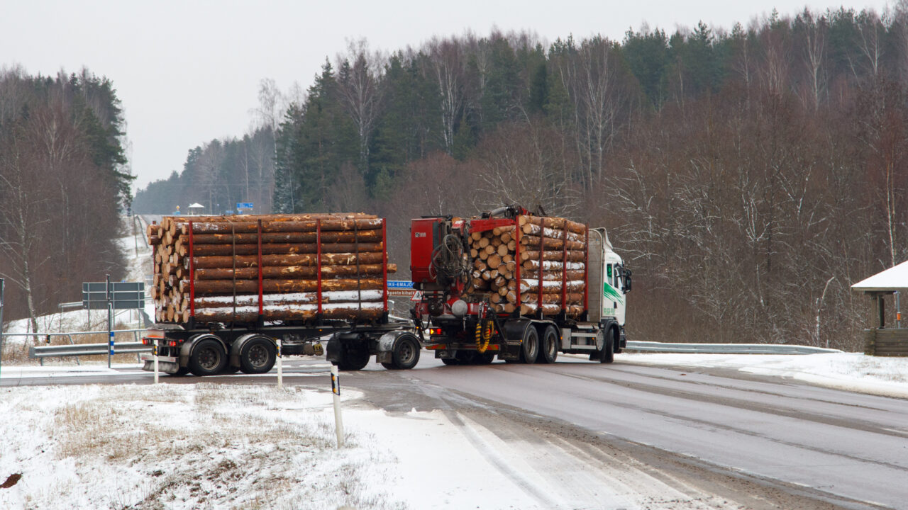 Suur lugu: EL seadustaks 60-tonnised veokid. Mis jääb järele Eesti teedest?