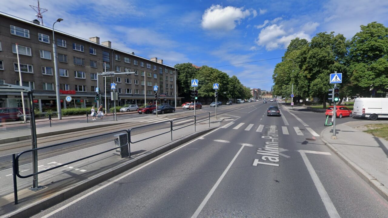 Tallinna probleemsel ühistranspordirajal keelati elektriautode ja taksode liiklemine