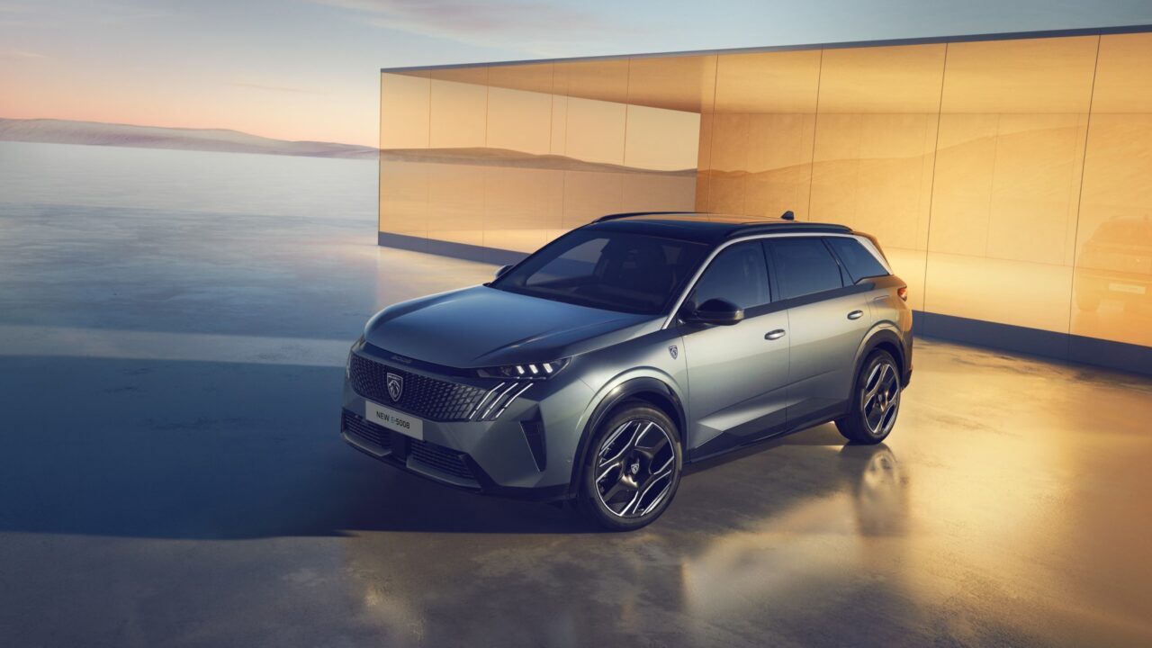 Uus Peugeot’ linnamaastur tuleb korraliku sõiduulatusega ka elektriversioonis