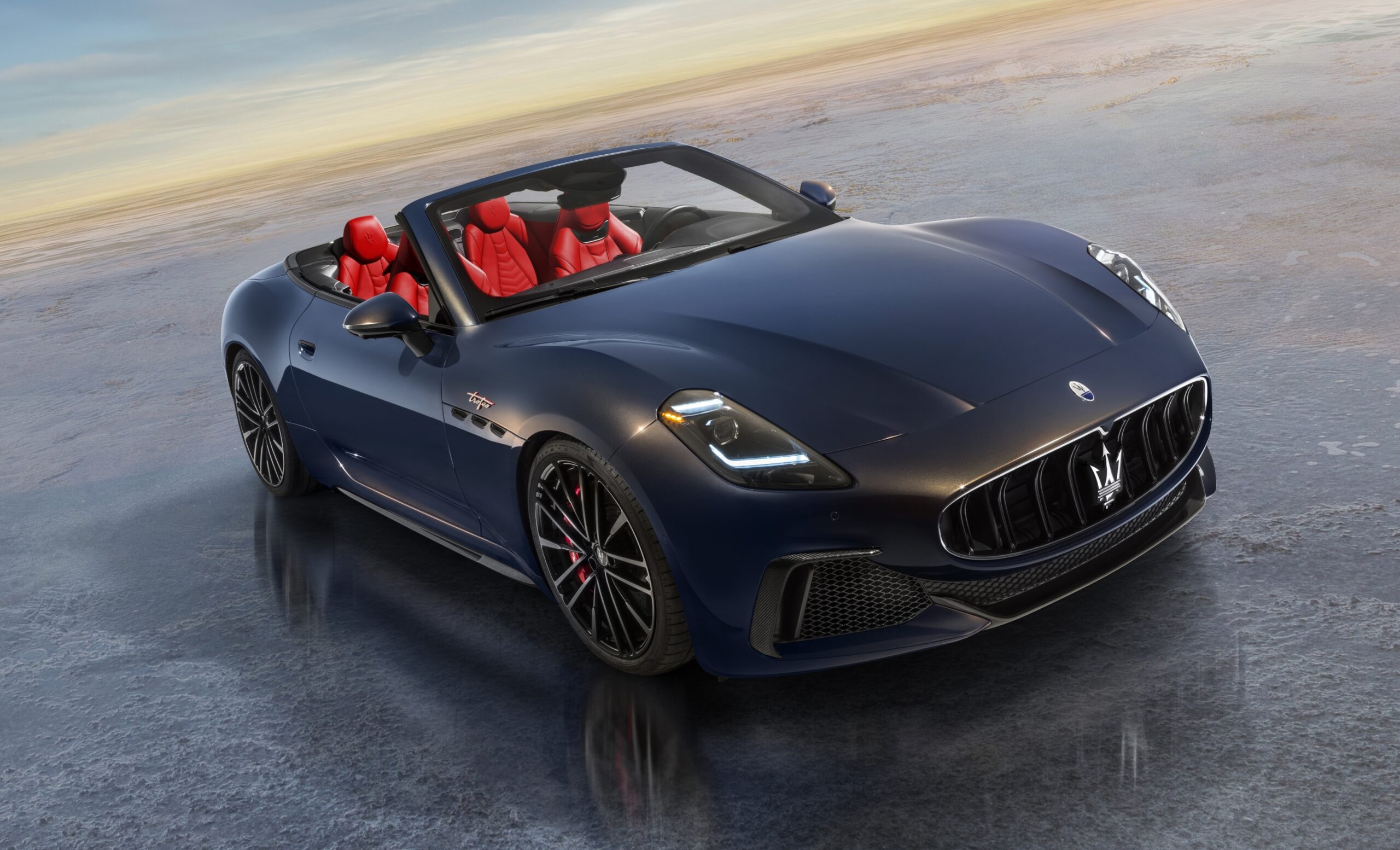 Maserati GranCabrio on kohal ja saab muidugi võimsa V-6-mootori - Autogeenius