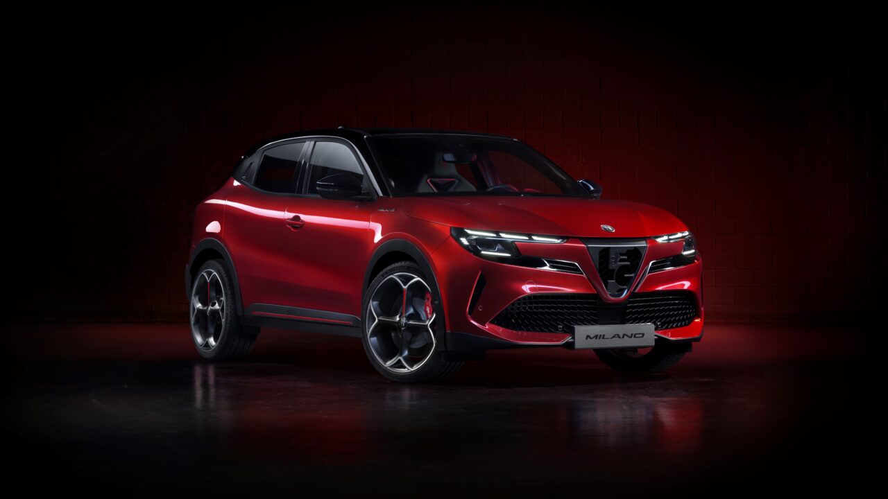 Alfa Romeo esimene seeriatootmise elektriauto on Milano linnamaastur