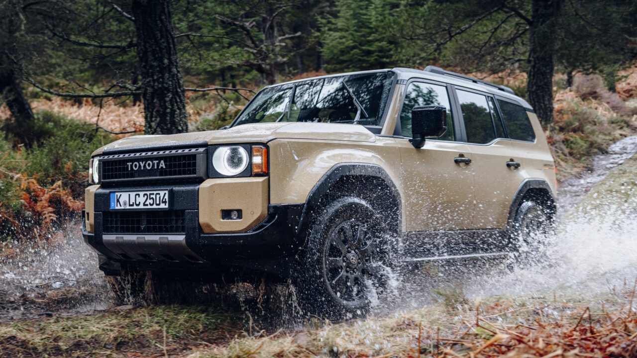 Proovisõit: uue Toyota Land Cruiseriga mägedes ja mudas thumbnail
