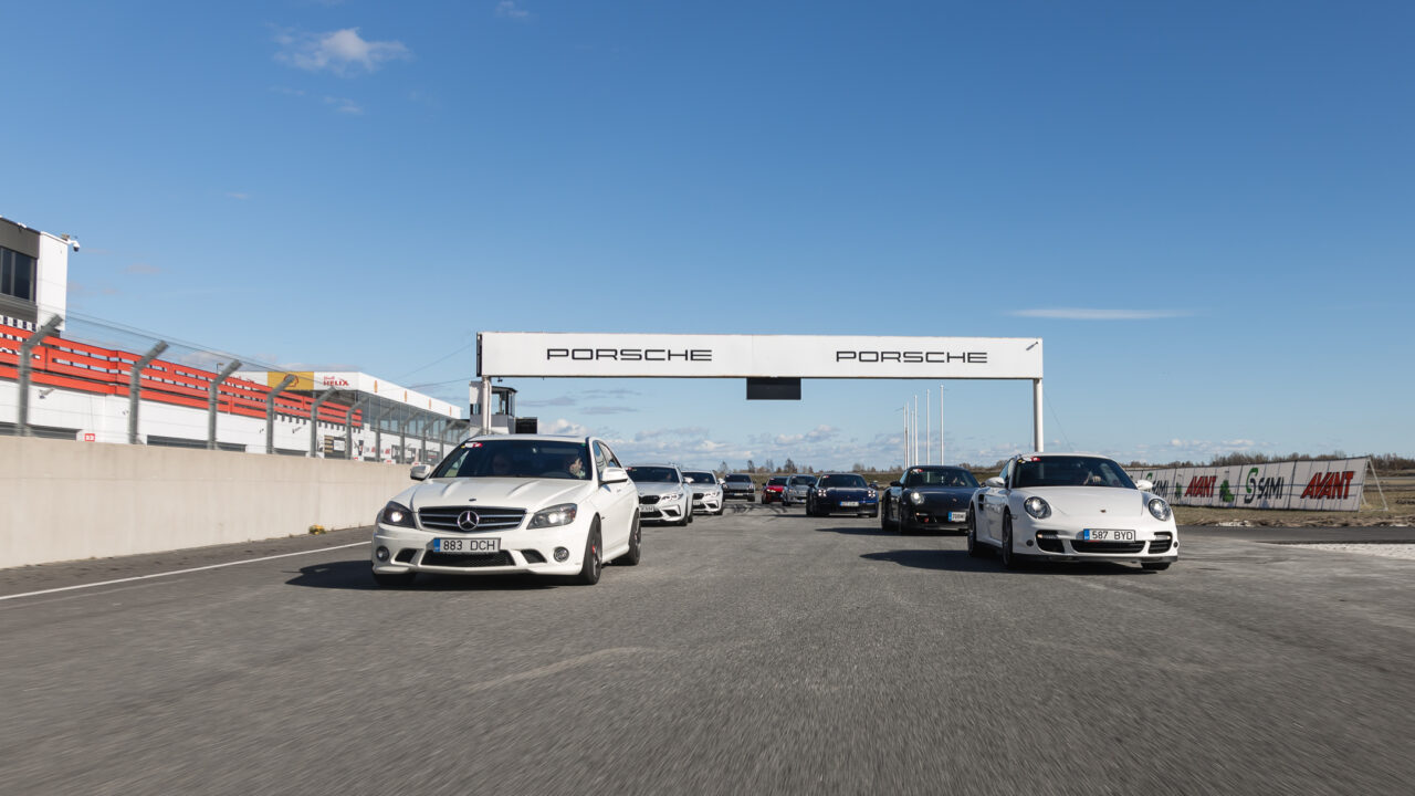 Open Track Festival 2024: autoentusiastide sõiduhooaja avamine Audrus koos Cars & Coffee näitusealaga