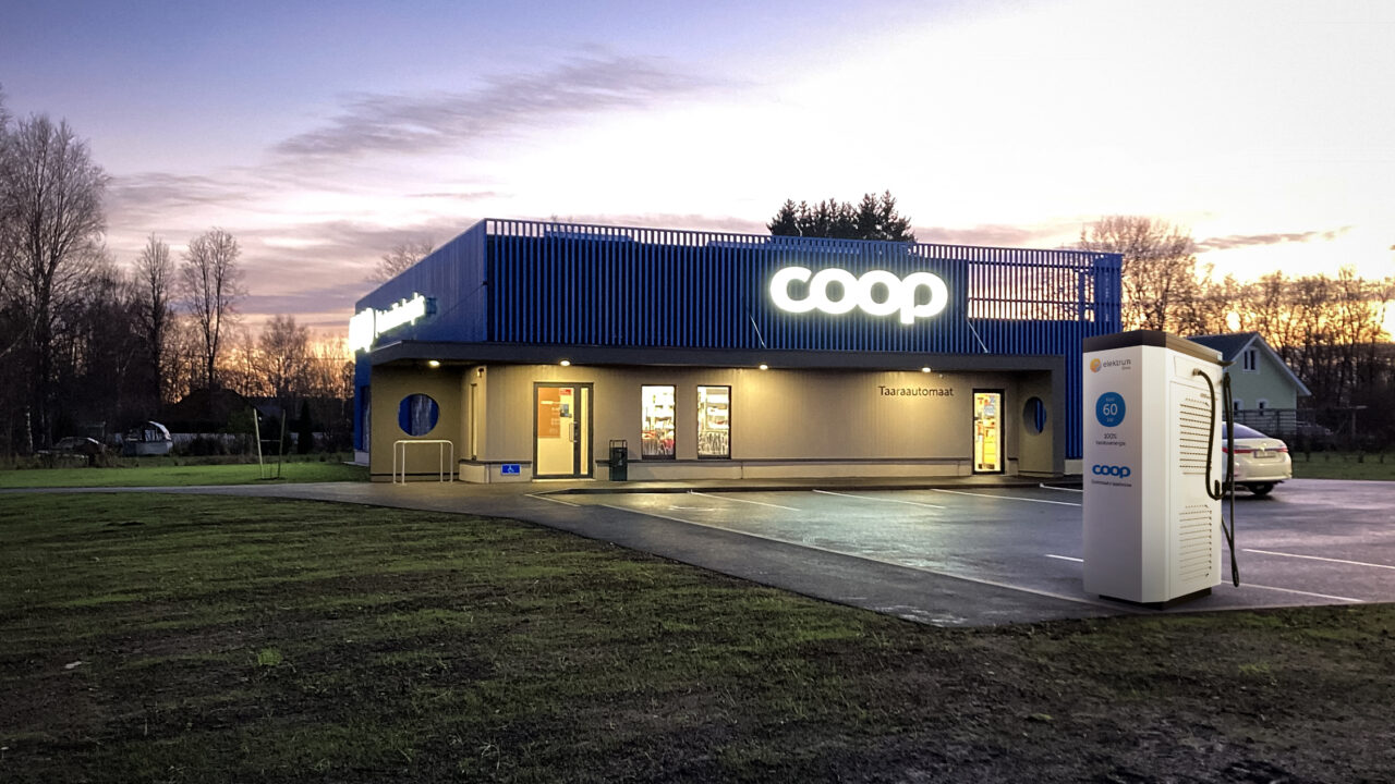 Coop ja Elektrum rajavad Coopi kaupluste juurde Eesti suurima elektriautode laadimisvõrgu